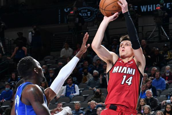 相较之下 相较之下