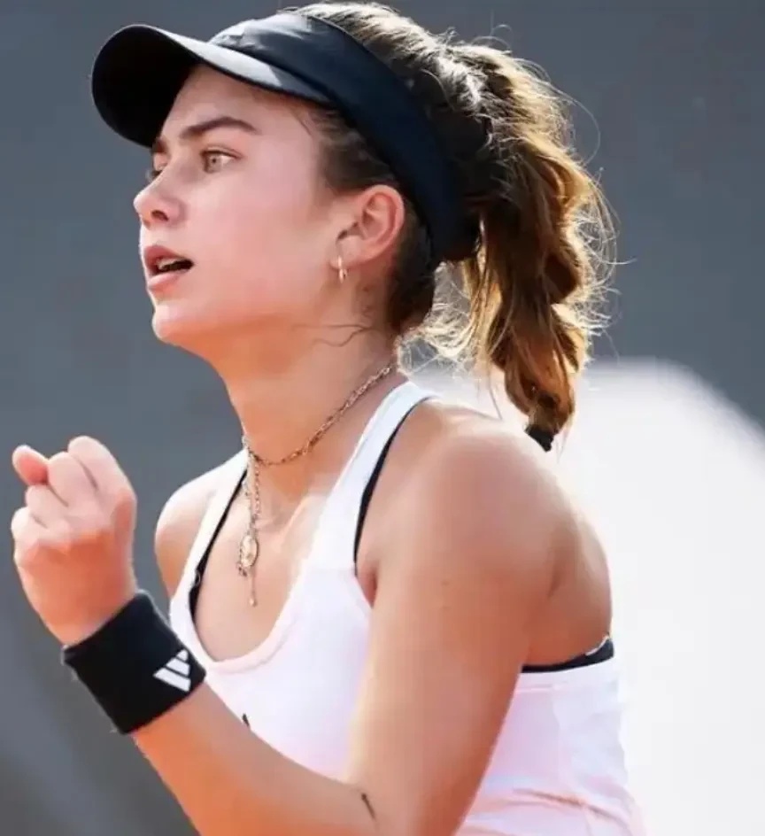 在禁区内接 在禁区内接