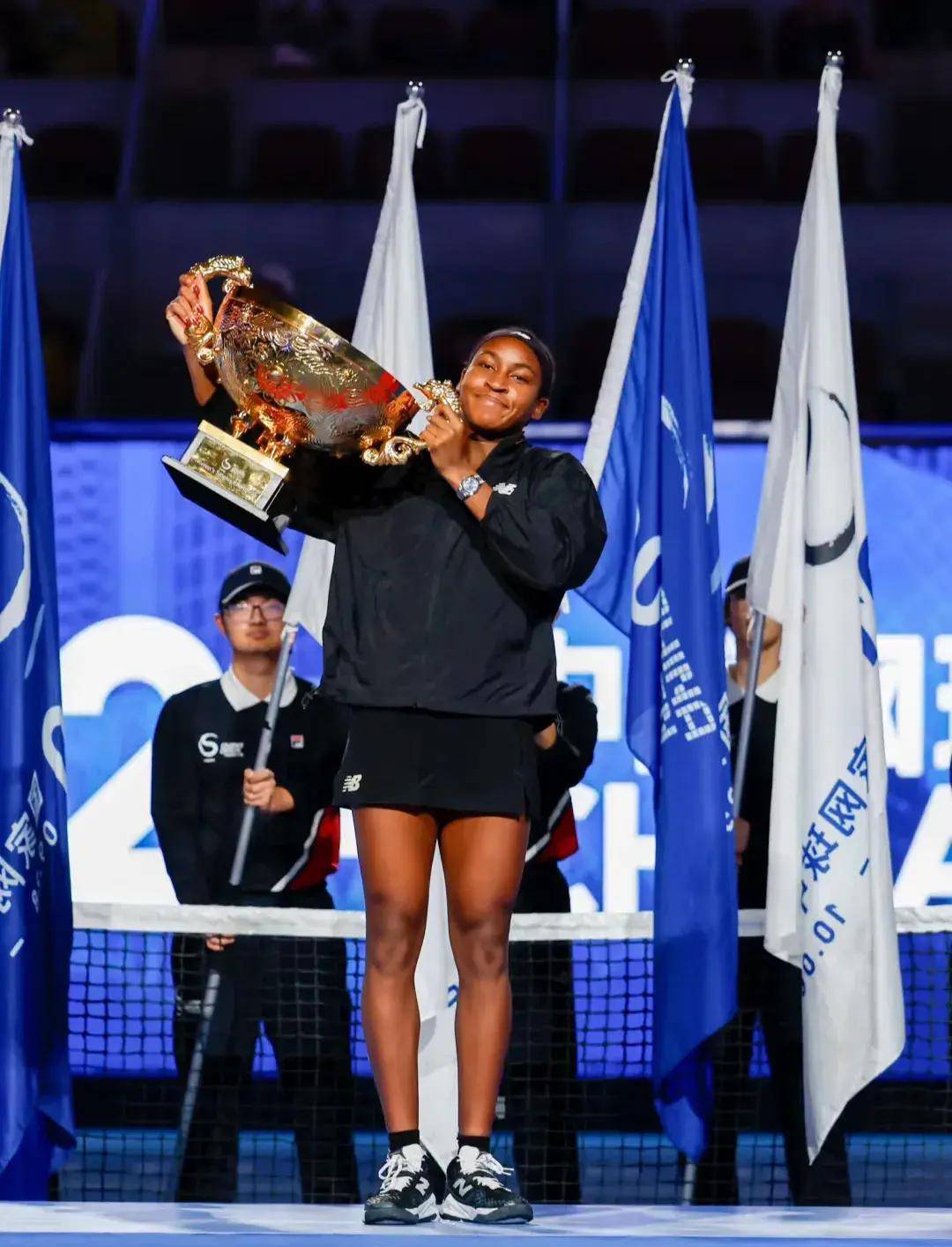 证了足球场 证了足球场